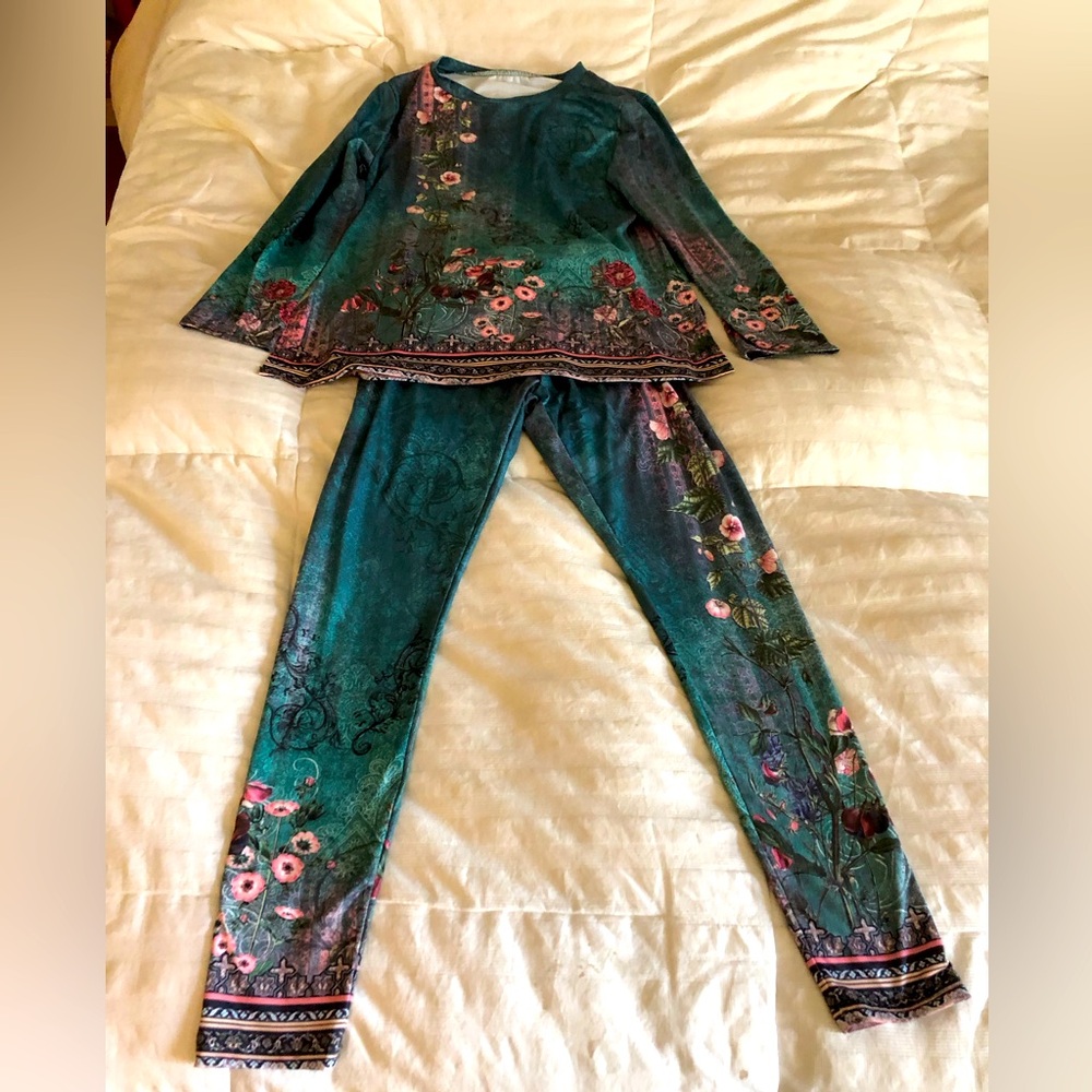 Floral Women’s Pant Suit- Green